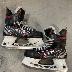 Senior CCM JetSpeed FT490 Hockey Skates Regular Width 8 (Used)