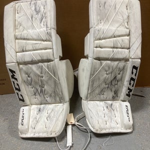 CCM Extreme Flex 5.9 Goalie Leg Pads | Intermediate 30"