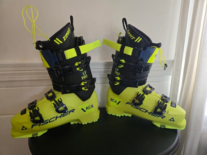 Men's Fischer RC4 LV Pro Ski Boots w/ ZipFit Liner (New)