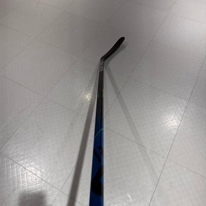 Intermediate Bauer Right Handed P92M (Used) Nexus Geo Hockey Stick