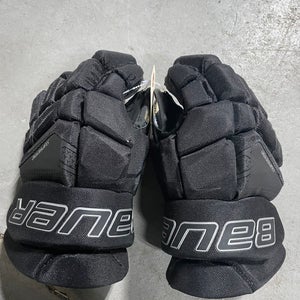 Black Junior Bauer Supreme 3S Gloves 11" (Used)