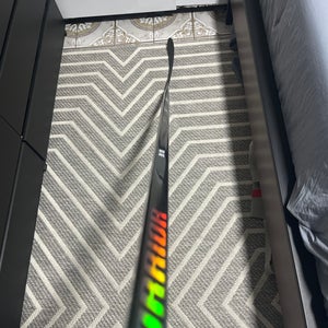 Erik Karlsson New RH Warrior Covert QR5 Stick