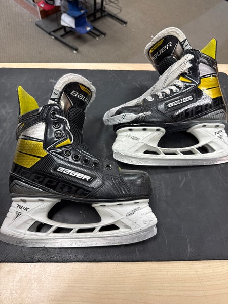Bauer Regular Width Size 3 (Used) Supreme 3S Hockey Skates