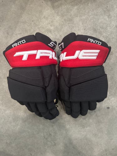 13.5” NHL Ottawa Senators Pinto New True Pro Stock Catalyst 9X Pro Gloves Black/Red