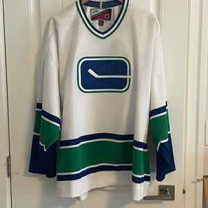 Authentic Pro Player Vancouver Canucks Stick In Rink Jersey Size XL EXTRA LARGE