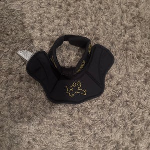Vaughn (Used) Goalie Throat Gaurd
