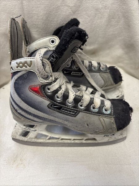Boys Junior Youth Size 13 Bauer Vapor XXV ICE HOCKEY SKATES