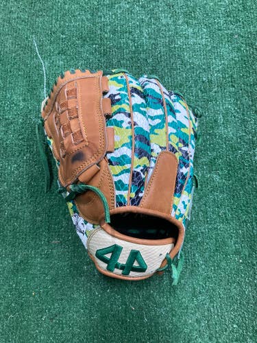 44 Pro Signature Series Left Hand Throw Infield Baseball Glove 11.75" (Used)