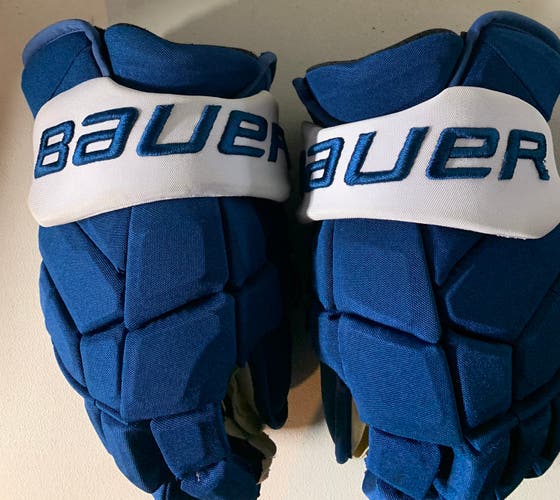 Pro stock Bauer Mach gloves