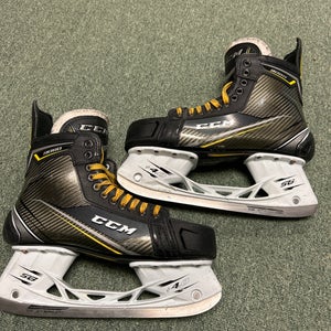 CCM Regular Width 10 (Used) Tacks 9060 Hockey Skates