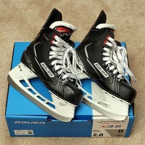 Junior Bauer Vapor X3.5 Hockey Skates Regular Width Size 2 - NEW