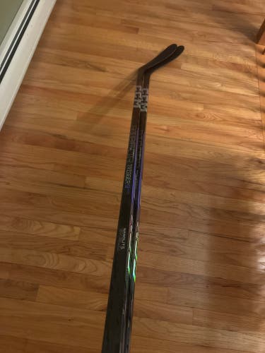 New Senior CCM Right Handed P28  (New) RibCor Trigger 9 Pro Hockey Stick