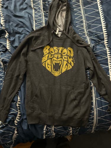 Black Adult Unisex Medium Boston Bruins Sweatshirt (Used)