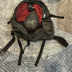 Arc’teryx volt 90s Arc’teryx Rucksack Backpack [Out of print/RARE] Red Popular