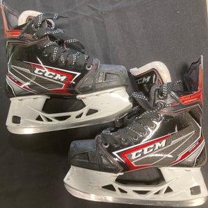 Intermediate CCM JetSpeed FT490 Hockey Skates Regular Width Size 4 (Used)