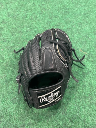 Black Rawlings Heart of the Hide 200 Pattern Right Hand Throw Pitcher's Baseball Glove 11.75" (Used)