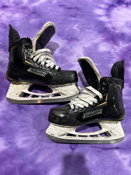 Senior Bauer Supreme 2S Pro Hockey Skates Regular Width Size 6.5 (Used)