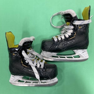 Youth Bauer Supreme S27 Hockey Skates Regular Width 12 (Used)