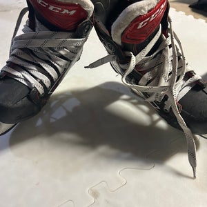 2018 CCM JetSpeed Rocketframe Regular Width Size 4 (Used)