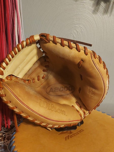 Catcher's Right Hand Throw Wilson A2000 Baseball Glove 33" (Used)