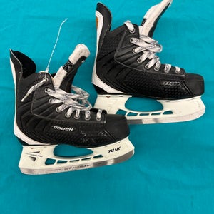Intermediate Bauer Flexlite 3.0 Hockey Skates | Size 4 (Used)