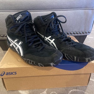 ASICS Aggressor 5 wrestling shoes, Sz 7.5