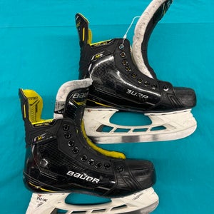 Intermediate Bauer Supreme M4 Hockey Skates Size 5 (Used)