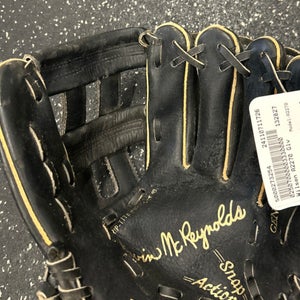 Wilson Right Hand Throw Infield A2270 Baseball Glove 11.5" (Used)