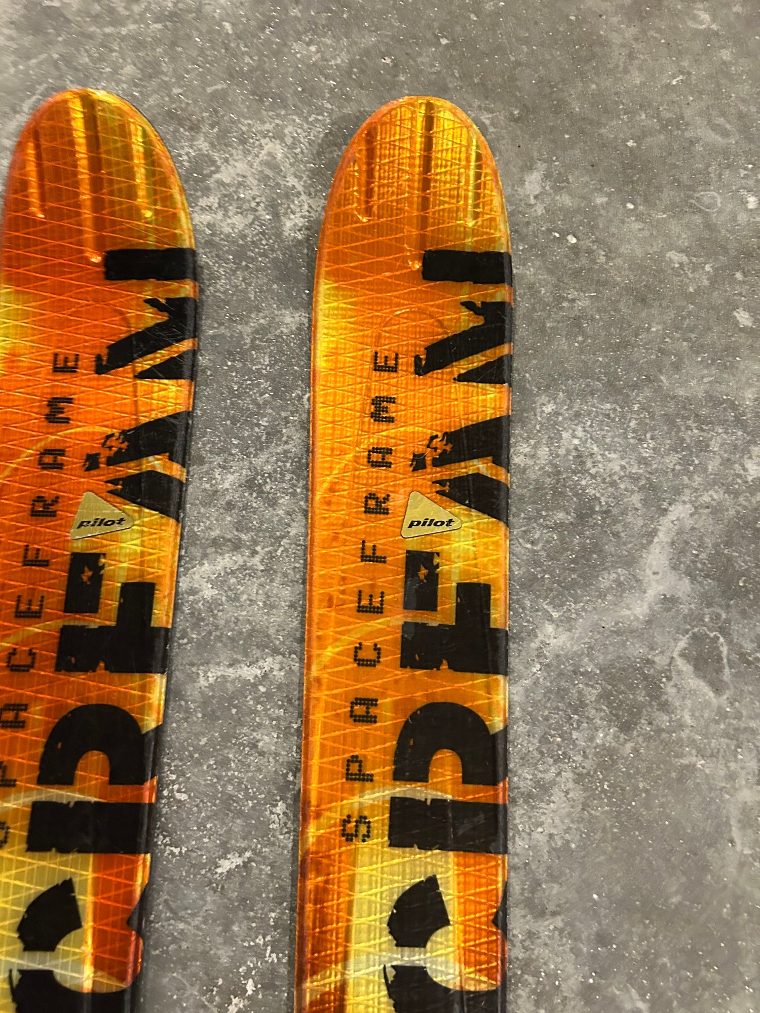 Unisex 2004 Salomon 175 cm All Mountain Scream 10 Pilot Skis With Bindings  Max Din 12 (Used) | SidelineSwap | Buy and Sell on SidelineSwap