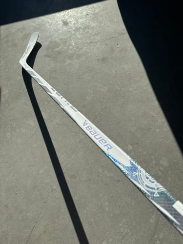 77 Flex P92M Rare White Bauer Right Hand Pro Stock (Used) Proto-R Hockey Stick Senior