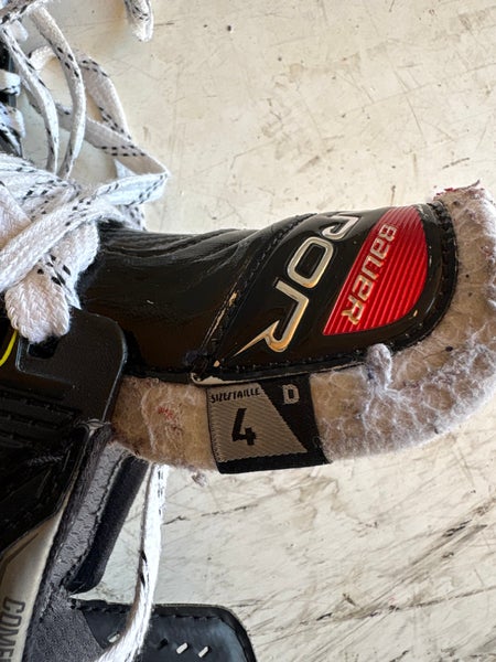 2021 Bauer Vapor Hyperlite Hockey Skates Regular Width Pro Stock Size 4 (Used)