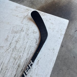 Intermediate Bauer Vapor Hyperlite Left Hand Hockey Stick P92 (Used)