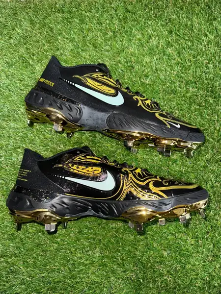 Nike Alpha Huarache Elite 3 Low Baseball Cleats Black Gold  display picture 1
