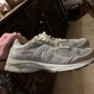 Gray Men's Size M 11.5 (W 12.5) New Balance (Used) Shoes