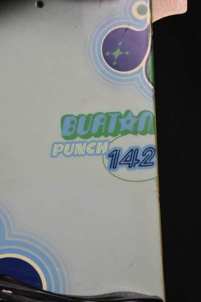 BURTON PUNCH SNOWBOARD SIZE 142 CM WITH NEW MEDIUM BINDINGS