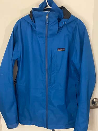 Blue Men's Large Patagonia Jacket (Used)