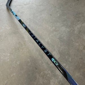 85 Flex P29 NCAA Senior True Right Handed Pro Stock (New) catalyst 9x3 Hockey Stick