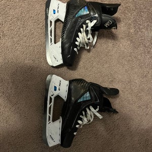 2024 True Regular Width  7.5 (Used) SVH Pro Hockey Skates