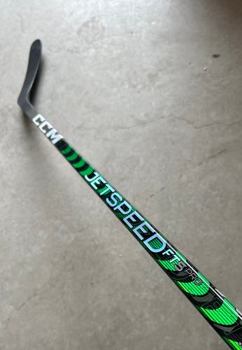 55 Flex P29 Intermediate CCM Right Handed Pro Stock (New) JetSpeed FT5 Pro Hockey Stick