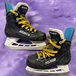Youth Bauer XLP Hockey Skates Regular Width 12 (Used)