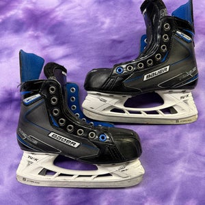 Intermediate Bauer Nexus N2700 Hockey Skates Regular Width Size 4 (Used)