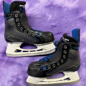 Intermediate Bauer Nexus N2700 Hockey Skates Regular Width Size 4 (Used)