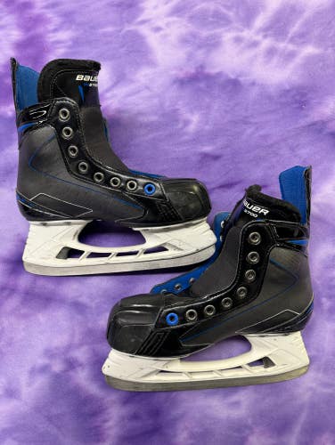 Intermediate Bauer Nexus N2700 Hockey Skates Regular Width Size 4 (Used)