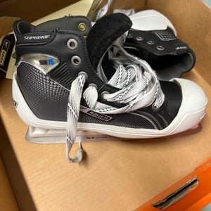 Bauer Regular Width Size 5 (New) Supreme One75 Hockey Goalie Skates