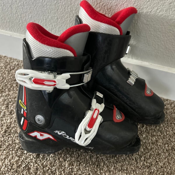 Nordica GPTJ2 Youth Ski Boots Mondo 18.5 - Kids Size 12- 224mm