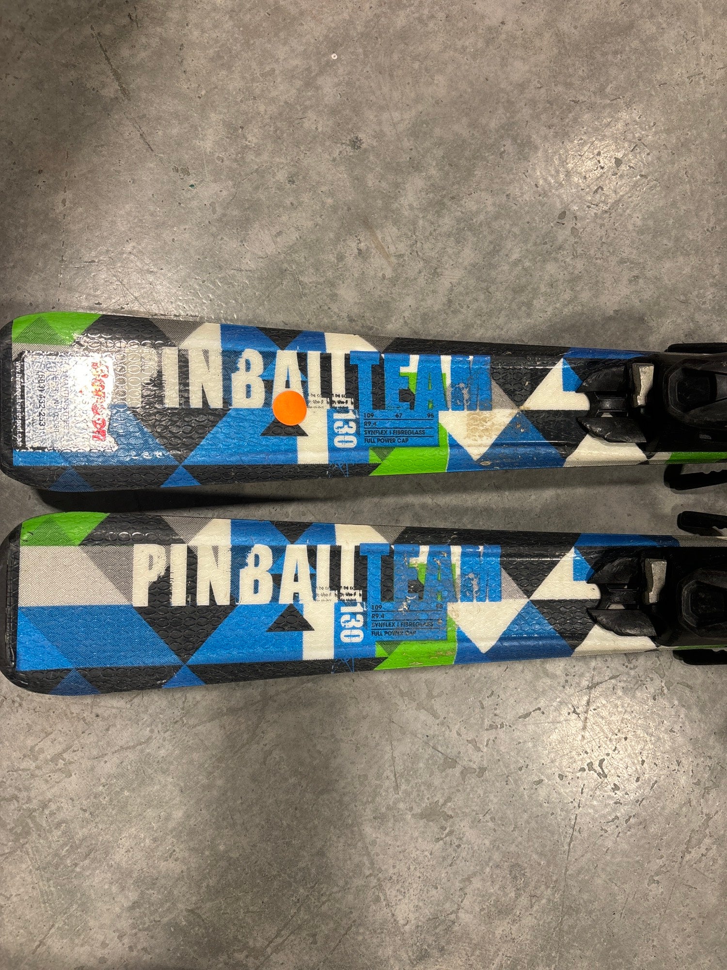 中古ジュニアスキーセット　ELAN PINBALL 130cm ポール付 Kid's Elan Pinball Team 130 cm All Mountain Skis With Bindings