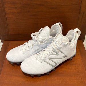 White Men's Size M 11.5 (W 12.5) Adult New Balance Mid Top Molded Cleats Freeze 4.0 (Used)