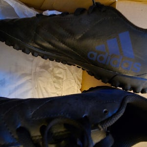 Black Adidas Cleats (Used) kids size 4