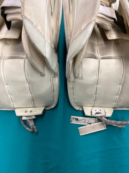 White 35" Senior True Catalyst 7X3 Goalie Leg Pads (Used)