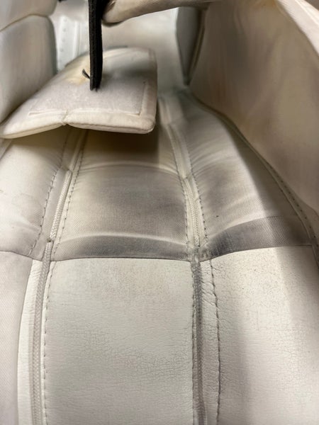 White 35" Senior True Catalyst 7X3 Goalie Leg Pads (Used)